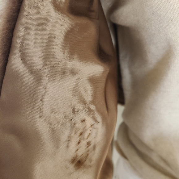 Rothschild Fur Caramel Shawl - Picture 2 of 5